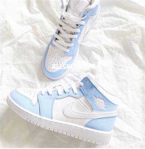 nike jordan 1 mid damen hellblau|nike jordan 1 mid top.